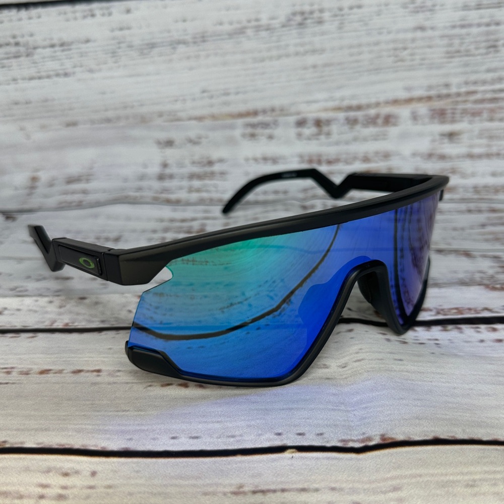 NEW Oakley BXTR Blue Lens Black Frame Men’s Sport Sunglasses With Box